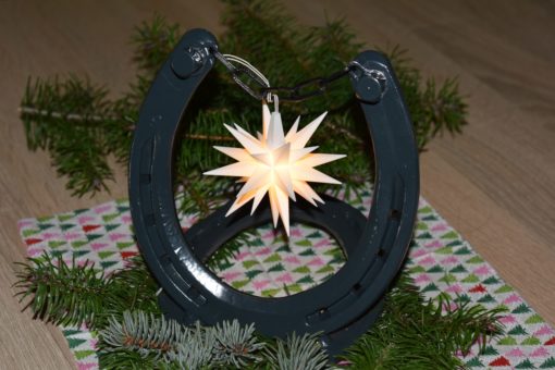 Halterung aus Hufeisen mit original Herrnhuterstern